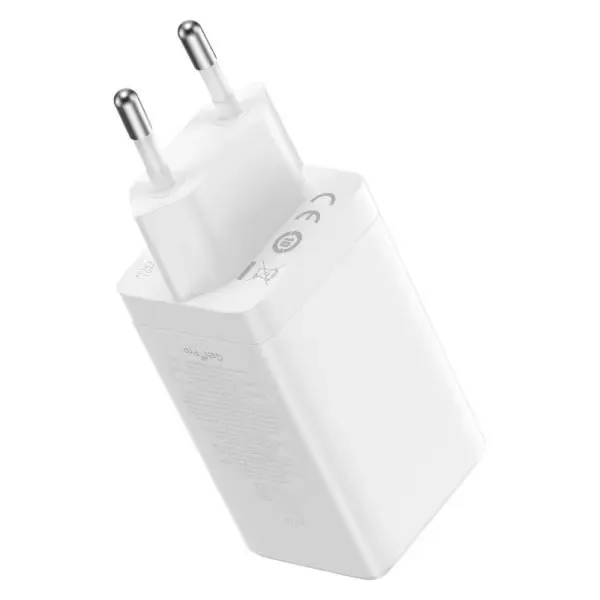 СЗУ Baseus GaN5 Pro PD65W+QC3.0 (1USB-A/2C) + кабель Type-C to Type-C (CCGP12020) — Белый — фото 4 СЗУ Baseus GaN5 Pro PD65W+QC3.0 (1USB-A/2C) + кабель Type-C to Type-C (CCGP12020) — Белый — фото 4