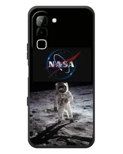 Чехол для Infinix Hot 70 с картинкой «Астронавт на Луне»