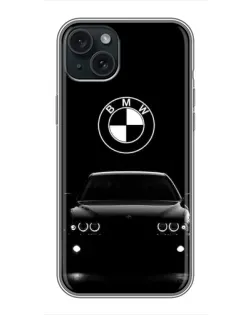 Чехол для iPhone 15 Plus с картинкой «BMW — взгляд из темноты»