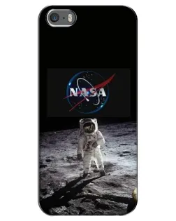 Чехол для iPhone 5 / 5s / SE с картинкой «Астронавт на Луне» Чехол для iPhone 5 / 5s / SE с картинкой «Астронавт на Луне»
