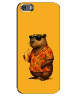 Чехол для iPhone 5 / 5s / SE с картинкой «Капибара на отдыхе»