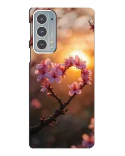Чехол для Motorola Edge 20 с картинкой «Розовый цвет сердце на фоне заката»