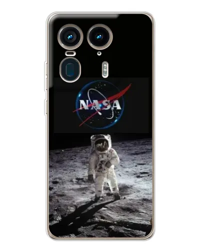 Чехол для Motorola Edge 50 Ultra с картинкой «Астронавт на Луне»