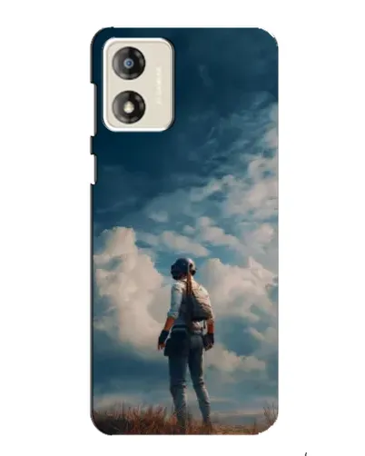 Чехол для Motorola MOTO E13 с картинкой «Герой PUBG на скале»