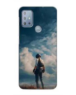 Чехол для Motorola MOTO G10 с картинкой «Герой PUBG на скале»