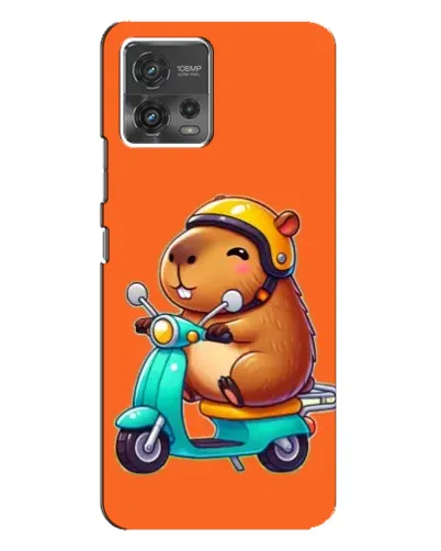 Чехол для Motorola MOTO G72 с картинкой «Капибара на скутере»