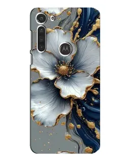 Чехол для Motorola MOTO G8 с картинкой «Белый цветок и золотой флюид»
