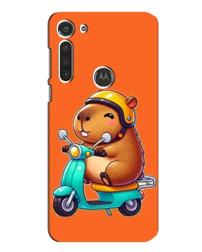 Чехол для Motorola MOTO G8 с картинкой «Капибара на скутере»