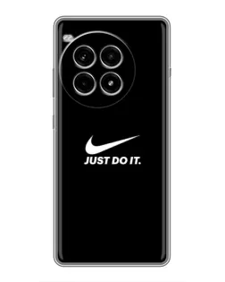 Чехол для OnePlus Ace 3 Pro с картинкой «Минимализм от Nike»