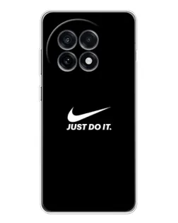 Чехол для OnePlus Ace 5 с картинкой «Минимализм от Nike»
