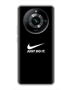 Чехол для Realme 11 Pro Plus с картинкой «Минимализм от Nike»