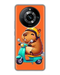Чехол для Realme 11 Pro Plus с картинкой «Капибара на скутере»