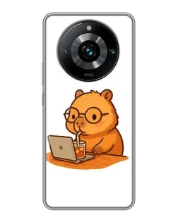 Чехол для Realme 11 Pro Plus с картинкой «Капибара с ноутбуком»