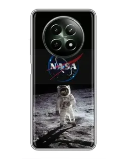 Чехол для Realme 12 5G с картинкой «Астронавт на Луне»