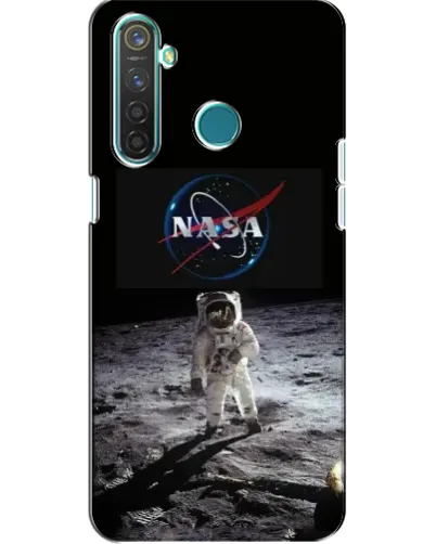 Чехол для Realme 5 с картинкой «Астронавт на Луне»