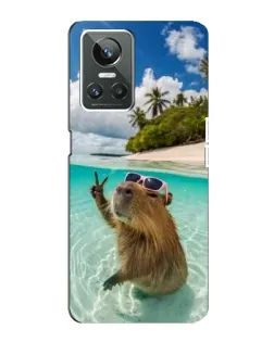 Чехол для Realme GT Neo 3 с картинкой «Капибара на море»