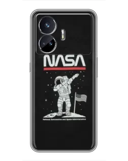 Чехол для Realme GT Neo 5 с картинкой «NASA — шагаем по Луне»
