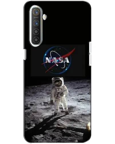 Чехол для Realme XT с картинкой «Астронавт на Луне»