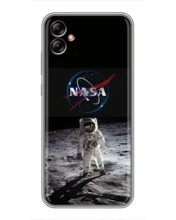 Чехол для Samsung Galaxy A04e (A042) с картинкой «Астронавт на Луне»