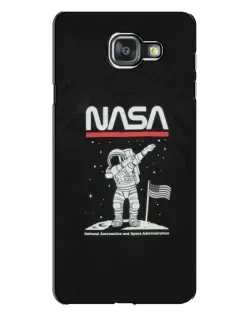 Чохол для Samsung Galaxy A7 2016 (A7100, A710F) з картинкою «NASA — крокуємо по Місяцю» Чохол для Samsung Galaxy A7 2016 (A7100, A710F) з картинкою «NASA — крокуємо по Місяцю»
