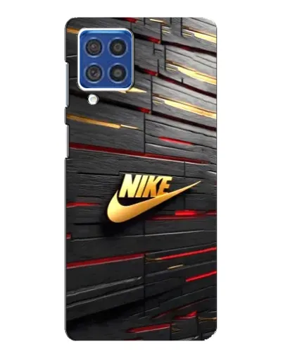 Чехол для Samsung Galaxy F62 с картинкой «Золотой Nike на металле»