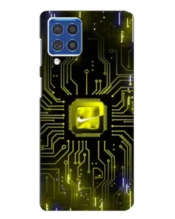Чехол для Samsung Galaxy F62 с картинкой «Nike — золотая искра»