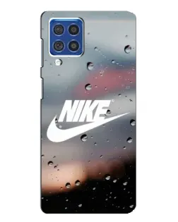 Чехол для Samsung Galaxy F62 с картинкой «Nike в стиле ретро»