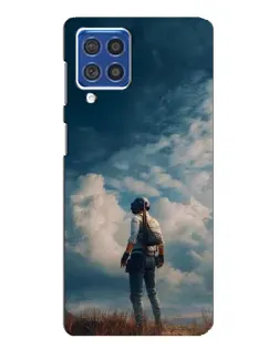 Чехол для Samsung Galaxy F62 с картинкой «Герой PUBG на скале» Чехол для Samsung Galaxy F62 с картинкой «Герой PUBG на скале»