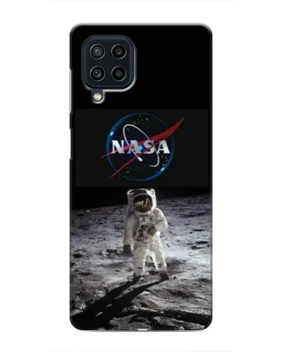 Чехол для Samsung Galaxy M22 с картинкой «Астронавт на Луне»