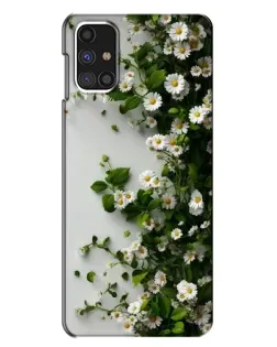 Чехол для Samsung Galaxy M31s с картинкой «Ветка мелких белых цветов»