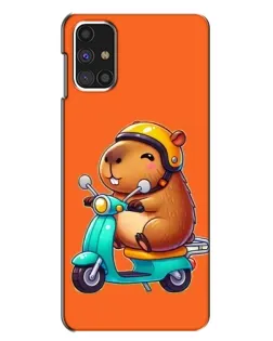 Чехол для Samsung Galaxy M31s с картинкой «Капибара на скутере»