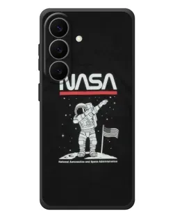 Чохол для Samsung Galaxy S26 Plus з картинкою «NASA — крокуємо по Місяцю» Чохол для Samsung Galaxy S26 Plus з картинкою «NASA — крокуємо по Місяцю»