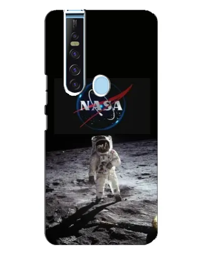Чехол для TECNO Camon 15 Pro с картинкой «Астронавт на Луне»