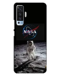 Чехол для Vivo X50 с картинкой «Астронавт на Луне»