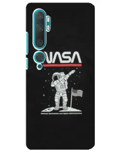 Чохол для Xiaomi Mi Note 10 з картинкою «NASA — крокуємо по Місяцю» Чохол для Xiaomi Mi Note 10 з картинкою «NASA — крокуємо по Місяцю»