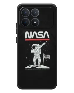 Чехол для Xiaomi Poco F8 Pro с картинкой «NASA — шагаем по Луне»
