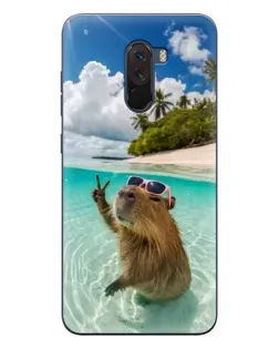 Чехол для Xiaomi POCO F1 с картинкой «Капибара на море»