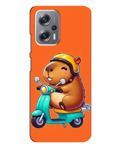 Чехол для Xiaomi Redmi Note 12 Pro Plus с картинкой «Капибара на скутере»