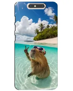 Чехол для ZTE Blade V8 с картинкой «Капибара на море»