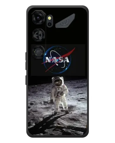 Чохол для ZTE Nubia Neo 5 GT 5G з картинкою «Астронавт на Місяці»