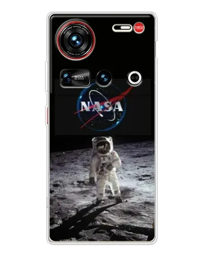 Чехол для ZTE Nubia Z70 Ultra с картинкой «Астронавт на Луне» Чехол для ZTE Nubia Z70 Ultra с картинкой «Астронавт на Луне»