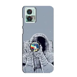 Чехол NASA для Motorola Edge 30 Neo (AlphaPrint) (Космонавт фото)