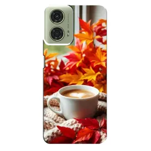 Чехол с уникальным дизайном «Осень с кофе» для Motorola MOTO G24 (Кофе и листья)