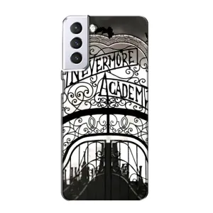 Чехол с дизайном Венздей 2 на Samsung Galaxy S21 (Ворота Академии Невермор)