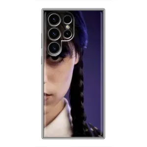 Чехол с дизайном Венздей 2 на Samsung Galaxy S24 Ultra (Загадочный взгляд Уэнздей)