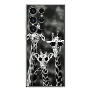 Силиконовый чехол с КАРТИНКАМИ лето для Samsung Galaxy S25 Ultra (AlphaPrint) (Жирафы в очках)