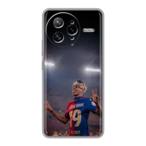 Чехол с футболистом Ламин Ямаль Xiaomi POCO F7 Ultra (Ямаль на стадионе)